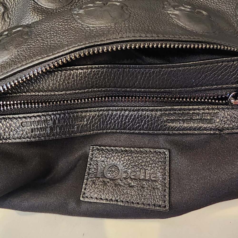 IO Pelle Italia Black Pebbled Leather 3D Embossed Skulls Crossbody Bag - Picture 5 of 7